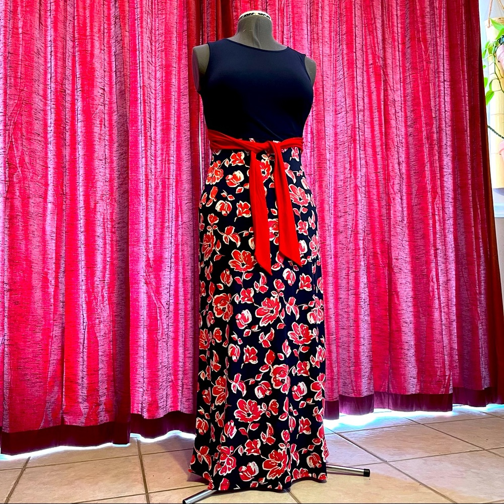 En Focus Studios Long Women Dress sz 4